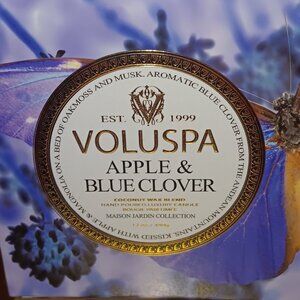 NEW● Voluspa Apple and Blue Clover candle